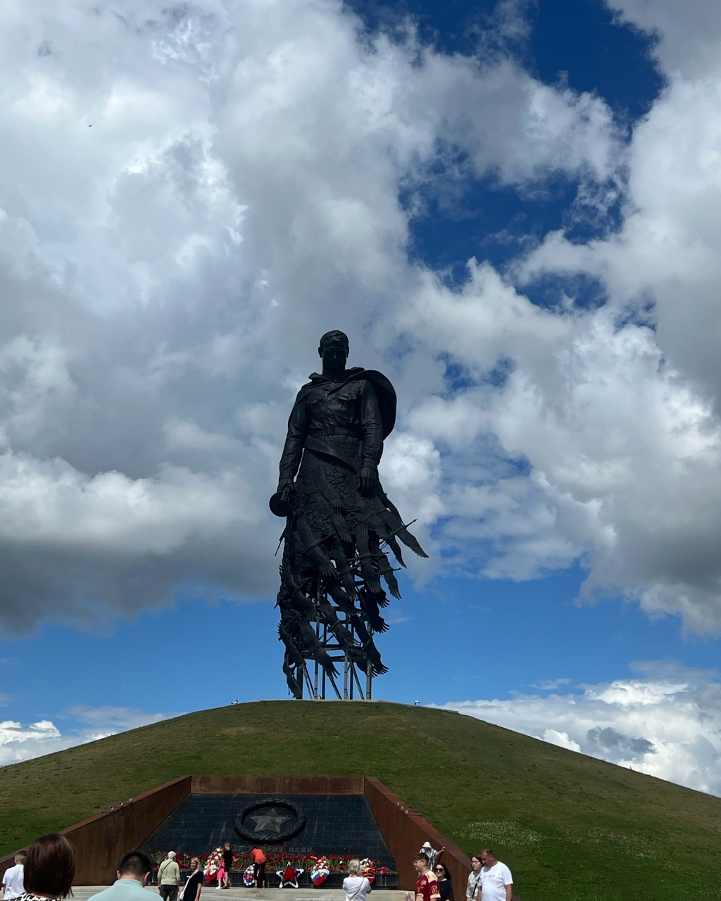 Посетили Ржевский мемориал.
Очень мощно!
