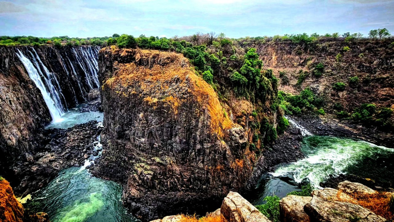 Home_Traveler in LOOKY. . Водопад Виктория, Зи...