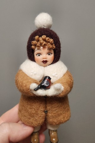 Марина в LOOKY. . Снегирь на ладошках....