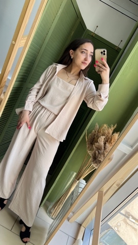 fabrika_showroom в LOOKY. #липецк,#одеждалипецк,#шоурумлипецк,#костюмлетнийлипецк,#летнийкостюмлипецк,#женскийкостюм,#костюмтройка,#женскаяодеждалипецк. Костюм тройка💜
Топ+...