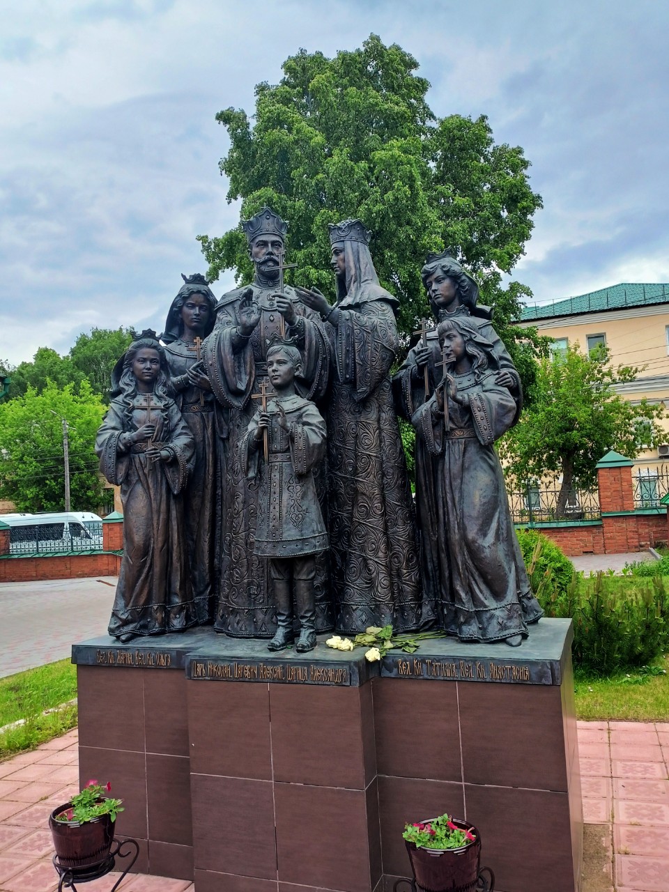 Looky_1688606835123 в LOOKY — Киров. Свято-Серафимовский собор.
[#киров ](киров)#памятник 