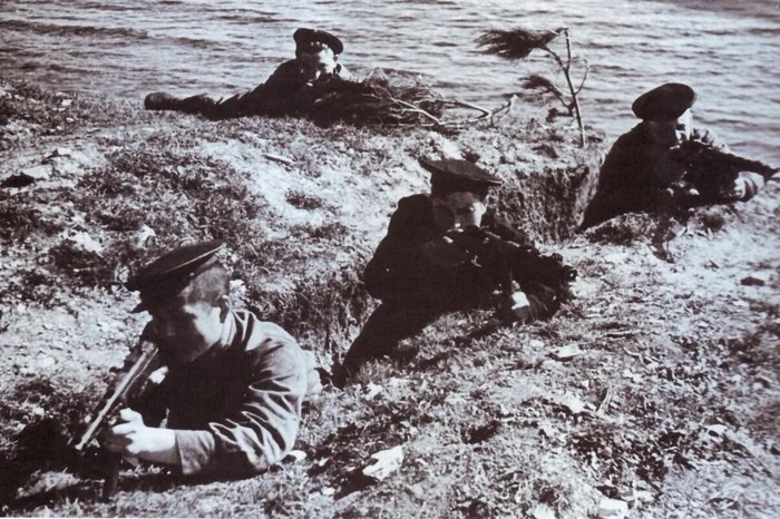 vehiistory в LOOKY — Ад в порту.

10 сентября 1943 года. 
Ночь. 
Порт Новороссийс