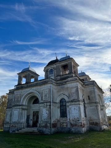 Компания ПРИЗМА в LOOKY. #АХО,#архитектурнохудожественнаяподсветка,#ПРИЗМА,#АХО,#художественноеосвещение,#подсветкафасада,#проектирование,#светотехническийрасчет,#моделирование. Успенский храм в дер...
