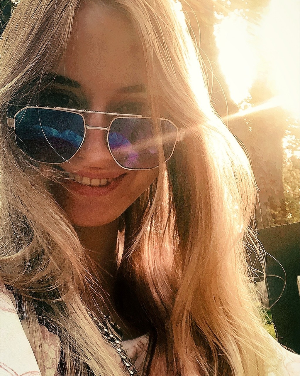 [#солнце](солнце) [#фото](фото) [#сохры](сохры) [#photooftheday](photooftheday) [#girl](girl) [#smile](smile) [#cute](cute) Солнышко светит,курочка клюет.