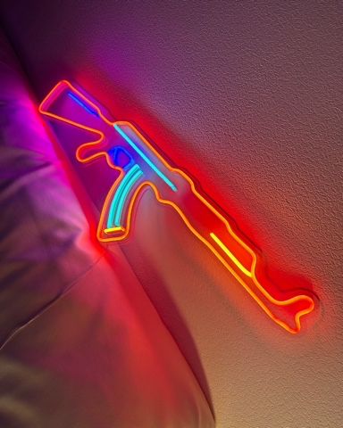 Neon Master в LOOKY. . Поднял стиль автомат...