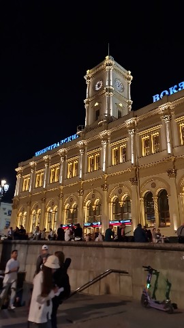 bogodyazh77 в LOOKY. . Ленинградский вокзал...
