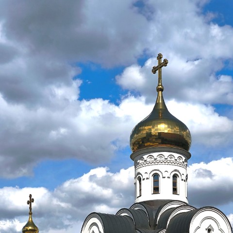 AlexZhur в LOOKY. #город,,#природа,,#храм,,#небо,. Предосеннее...
#горо...