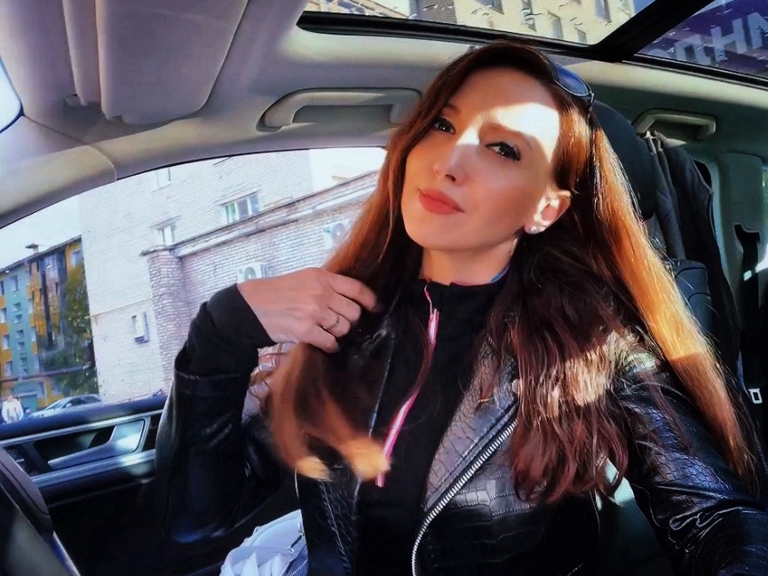 Всем весны 🌞✨👋🏻
~•~•~
Нашла для вас весеннюю примету - если чешется ладонь, возможно на ней формируется линия любви 🫶🏻 😉.