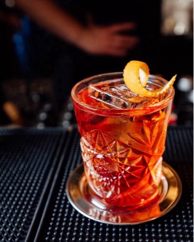 Chef-Bartender_Prokopchuk в LOOKY. #бар,#коктейли,#минск,#беларусь,#бармен,#негрони,#джин,#алкоголь,#bar,#cocktail. Коктейль Negroni.

«...