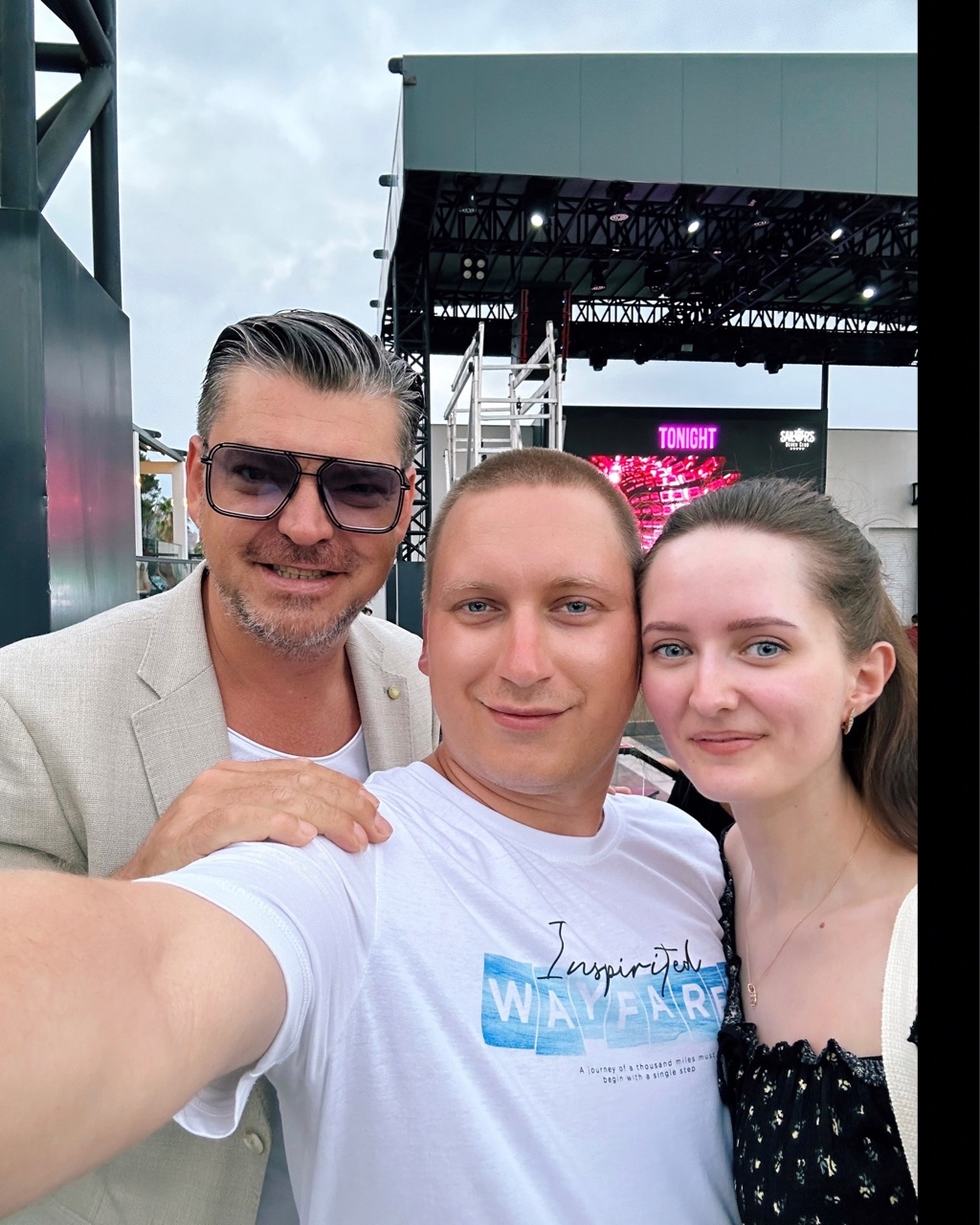 А это мы с супругой занимались организацией концерта Danzel в Кемере😉🔥