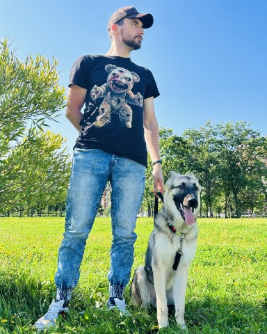 Mike Revz в LOOKY. #собака,#моясобака,#домашниеживотные. Растёт малой 🐕

#со...
