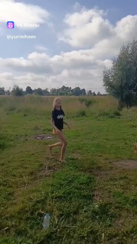 Юрий Михеев в LOOKY. #дочери,#детства,#детикупаются,#пруд,#лето,#детишкамрадость,#многодетнаясемья,#Михеевы,#ВикторияМихеева,#ЛюдмилаМихеева. Дети купаются на пру...