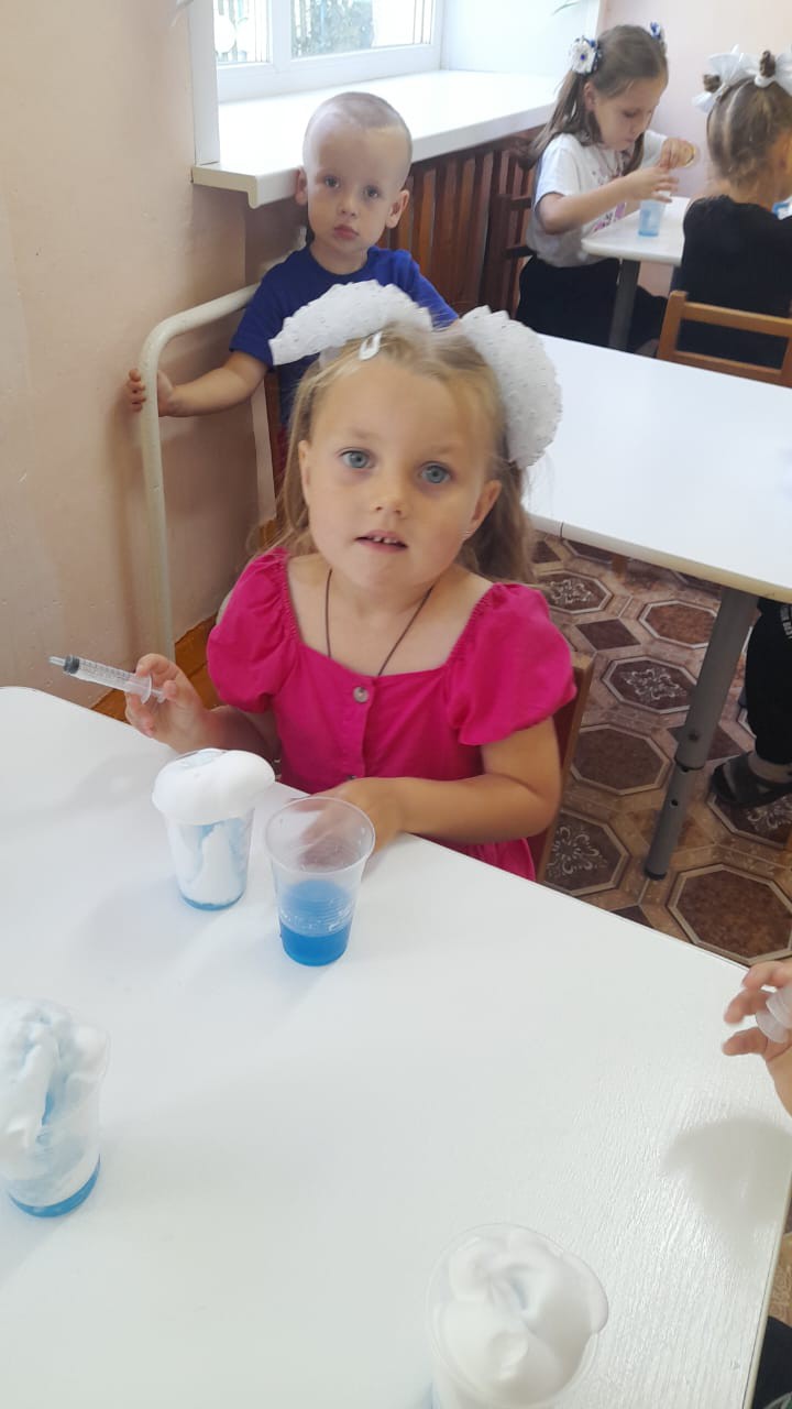 mahach5775 in LOOKY. . Юнный химик 🧪 ♥️😘