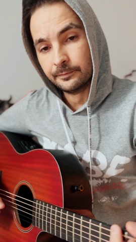 avraam_campula в LOOKY. #AvraamCampula,#Guitar,#Performance,#Portrait,#Music,#MusicalEquipment,#BassGuitar,#FrontView,#guitaracoustic,#acusticguitar,#throatsinging,#горловоепение,#хоомей,#гитара,#акустическаягитара,#нагитаре,#подгитару. #AvraamCampula #Guit...