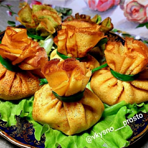 vkysno___prosto в LOOKY. #vkysno___prosto,#блины,#рецептыблинов,#масленица,#печёмблины,#вкусныерецепты,#простыерецепты,#кулинария,#готовимдомы,#сытныеблюда,#чтоприготовить,#выпечка,#фудблог,#блогоеде,#еданаLOOKY,#LOOKYеда. БЛИННЫЕ МЕШОЧКИ С КУ...