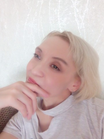 Lora в LOOKY. . Задумчивая и нагло с...