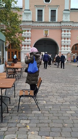 Булавка Таша в LOOKY — Приехала я в Москву вчера. Уже в автобусе я ждала чего-то не