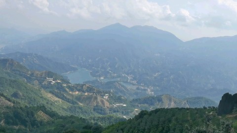 XiaoPeng в LOOKY. . 中国🇨🇳。山⛰️风。🌳🍃茶多多茶