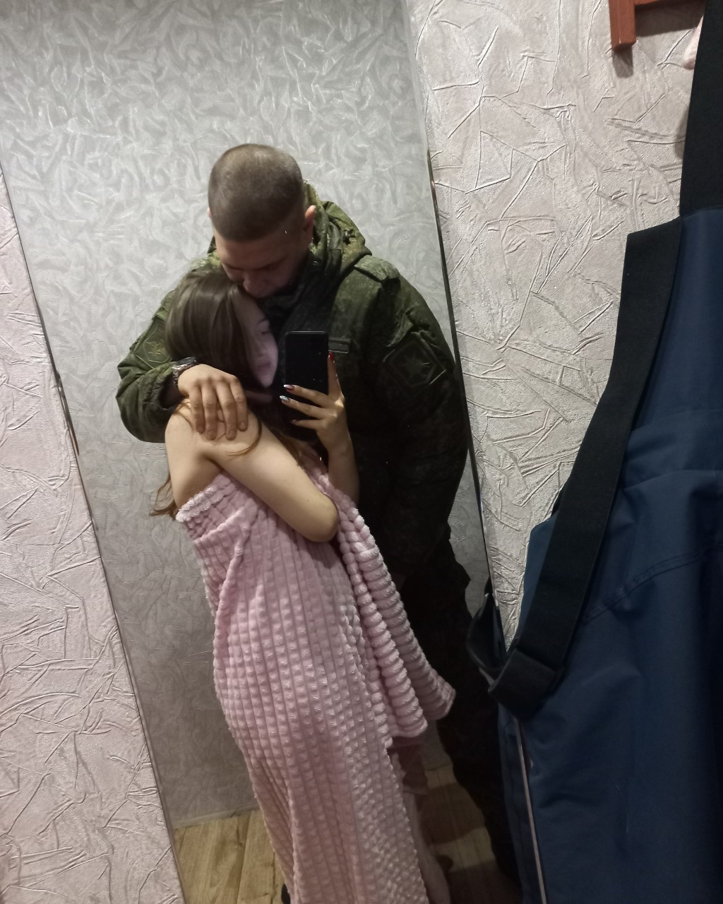 Александр в LOOKY — Армия/дом
