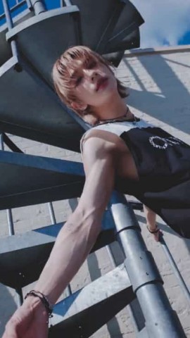 maknebakisxc в LOOKY. #hyunjin. that's what you need...