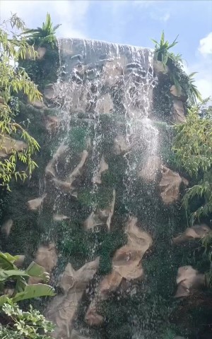 Looky_1720935609799 в LOOKY. . Водопад в центре Мос...
