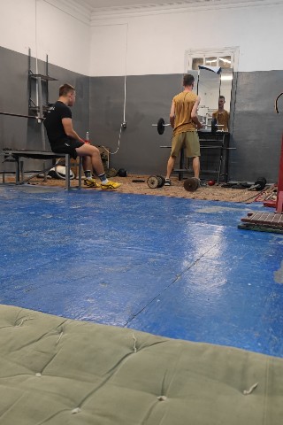 наш зал в LOOKY. #вбкв,#спорт,#sport,#kazak,#спортзалджура,#яказак,#гиря,#гиревойспорт,#явспорте,#барсик,#лайк,#looky,#втопе. Делаем бицепс красив...