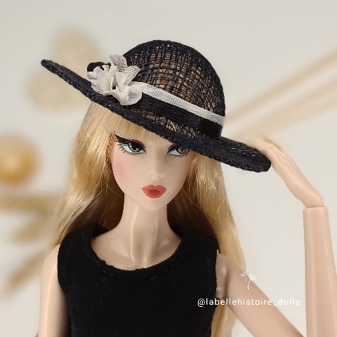 Шляпка для куклы в LOOKY. #mizidoll,,#barbiedolls,,#barbie,,#одеждадлябарби,,#barbiedoll,,#тмпрекраснаяистория,#dolls,,#mizi,,#одеждадлямизи,,#labellehistoiredolls,#mizidolls,,#мизи,,#integritytoys,#fashionroyalty,#poppyparker,,#kai_bluestar. Шляпка из натурально...