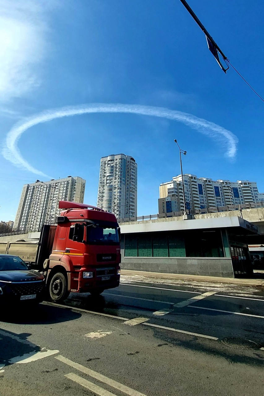 ire_ska в LOOKY — Весеннее небо всегда удивляет своими необычными облаками