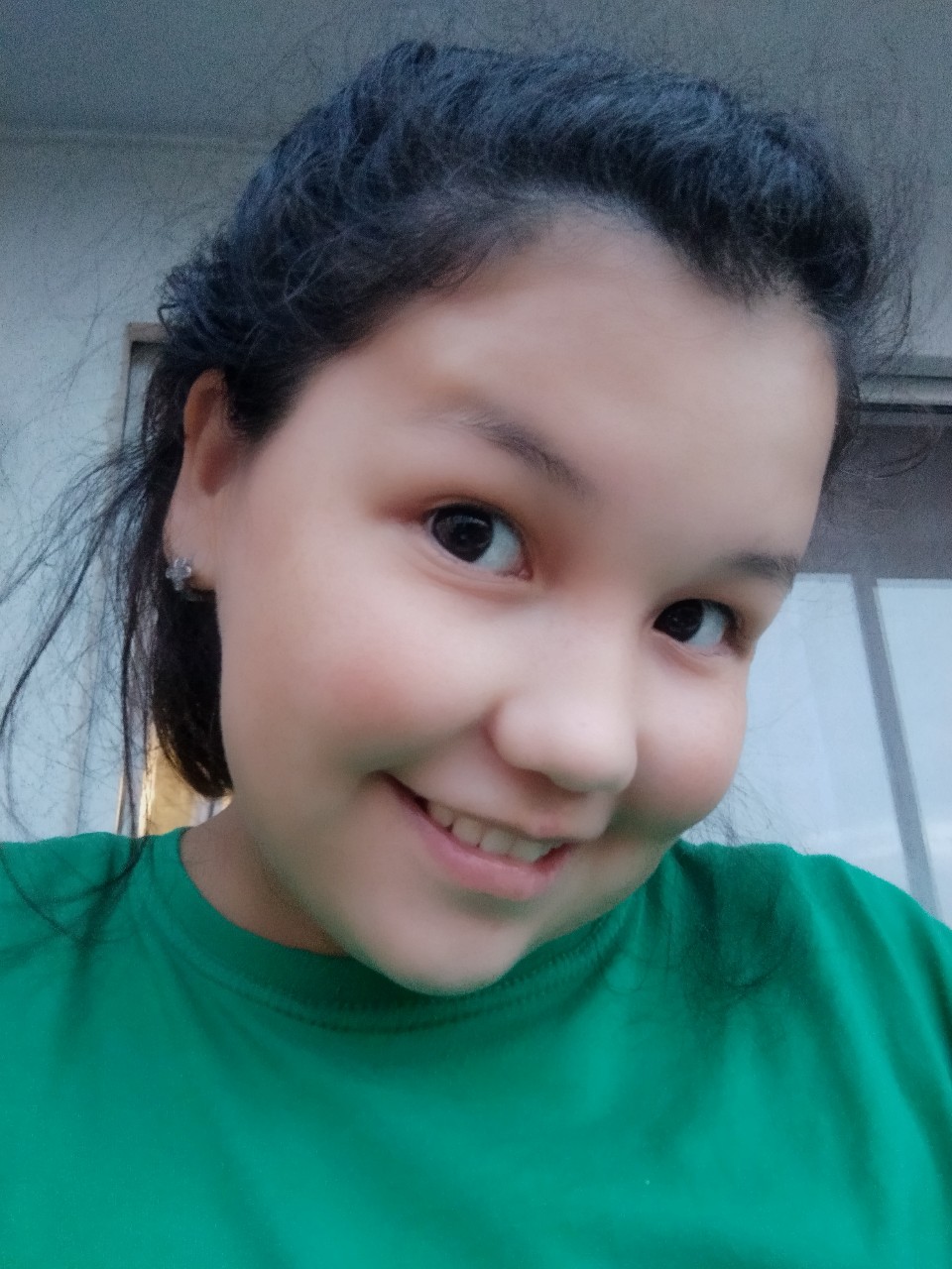 Looky_176527367785201