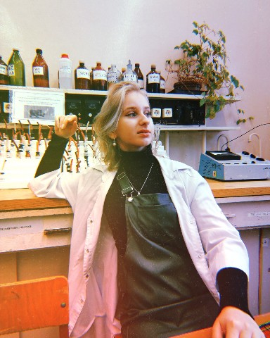 VVVika в LOOKY. . Нет,позади меня не г...