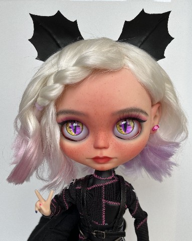 Kukla Sova в LOOKY. #Blythe,#doll,#Wednesday,#enid. #Blythe #doll #Wedne...