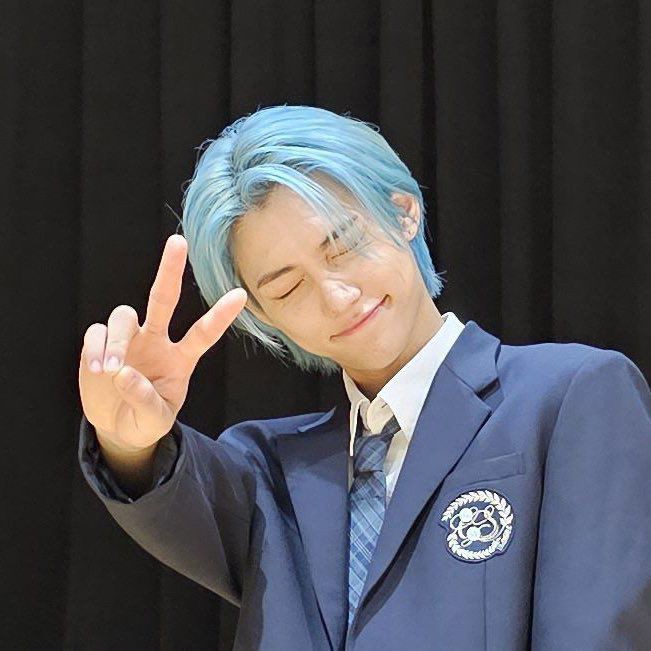 Lee_Felix in LOOKY. #skz. [#felix](felix) [#sk...