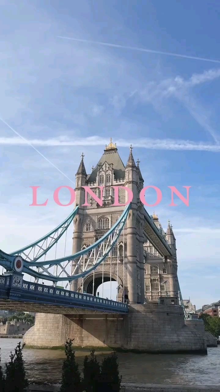 Jennie в LOOKY. #LONDON#💗🖤. #LONDON#💗🖤