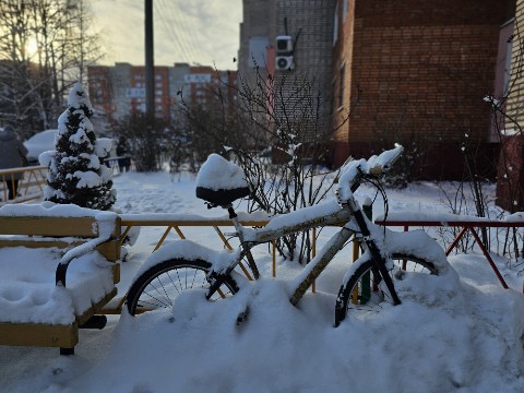 mihaguitarist в LOOKY. #bicycle#snow#abondoned. Вмерзшее средство пе...