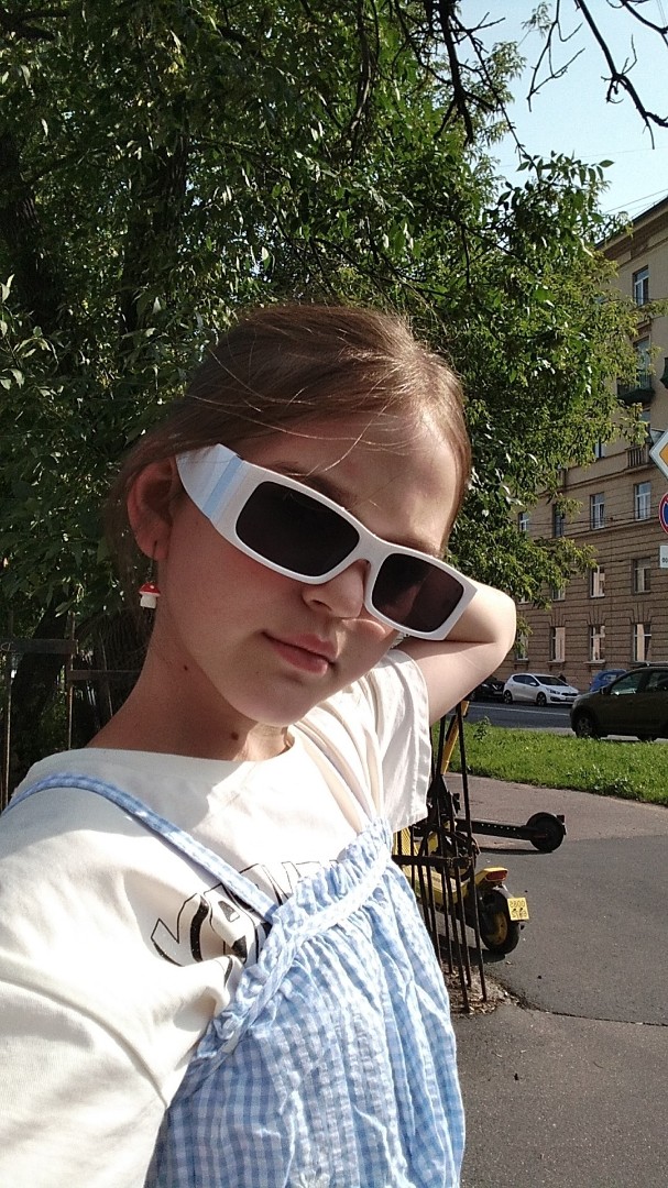 Ойойойо.... Что же за красотка?💘💍 [#красотка](красотка) #лето [#сарафан](сарафан) #многоэкшена [#ромашки](ромашки) [#лучшее](лучшее) 