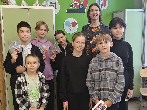 Биоквантум Череповец в LOOKY. #Биоквантум35,#нашизанятия,#допобразование,#исследователиприроды,#здоровоучиться,#НаукаДляЖизни,#КрасотаиЗдоровье#детскийтехнопаркКванториум,#КванториумЧереповец. 🔬✨ Вот так проходят...