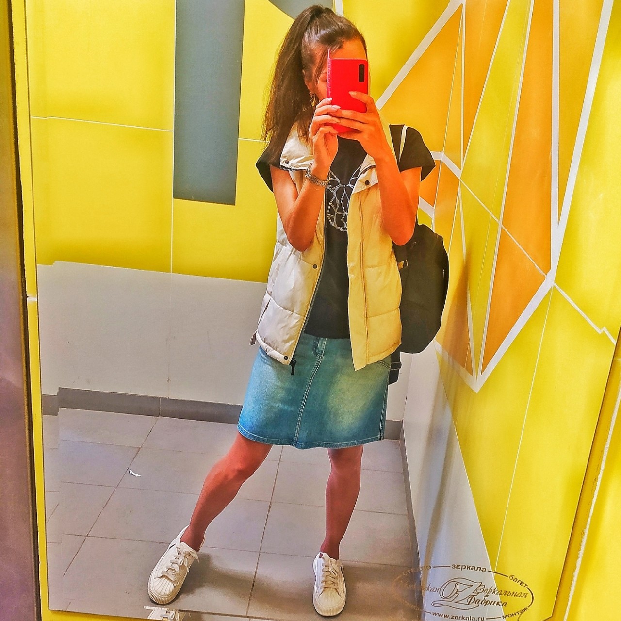 Соревновалась так в Лужниках, что телефон потеряла. 😄 Мне кажется, что это первый раз в жизни я что-то потеряла. Ито! Потому что я расслабила мозг, т.к. автобус был наш, нанятый, индивидуально. Вопщем, оставила мобилку в автобусе. Никогда в жизни ниче не теряла. Ни ключи, ни документы, ничего..

Вопщем. Я снова на связи 😄✊🏽

#looky 
#looky   #looky_топ #looky_контент #looky_блогер #looky_рекомендации #looky_you #мода #стиль  #джинсы #одежда #творчество #блог #блогер #осень #тренды #трендыосень #лайки #мама #семья #жизнь  #саморазвитие #пиар  #взаимно #лайкивзаимно #вз #взаимныелайки #взаимнаяподписка #ярус #яrus #qrme #now #ютуб  #хобби #треш #новости #россия  #любовь #чатактива #чатпиара #образ