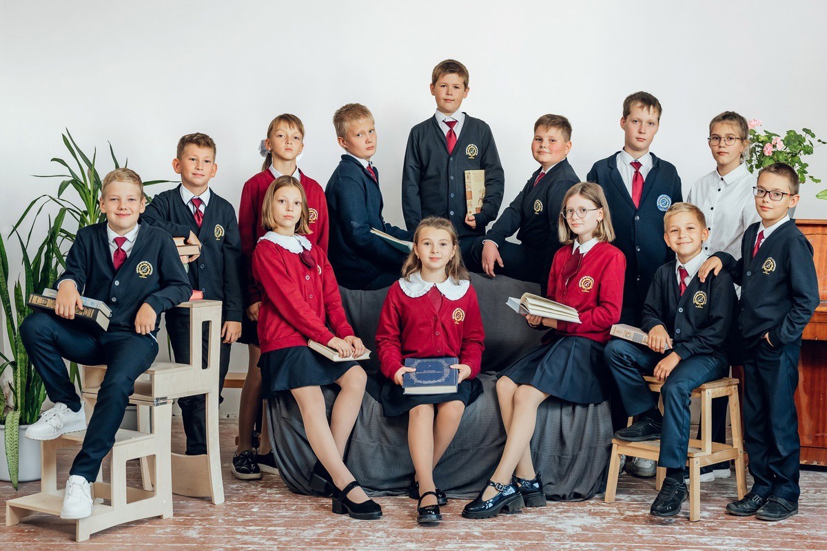 #школьник #школьнаяформа #школьныйкостюм #школьница #девочка #мальчик