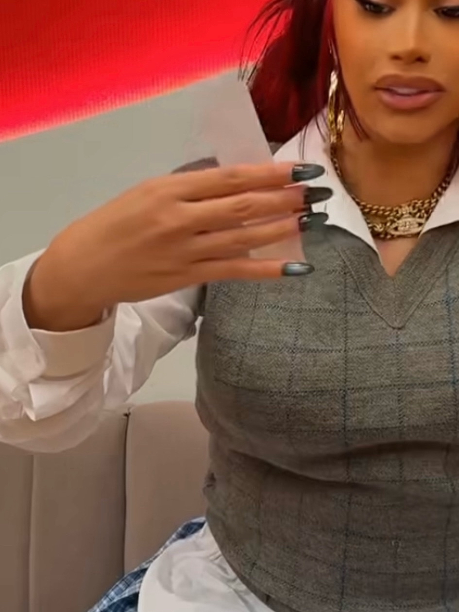 Cardi B в LOOKY — фото 2
