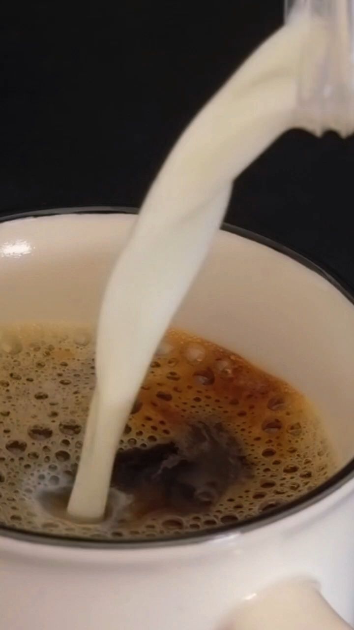 mehnina_anastasiia в LOOKY — Учёные до сих пор спорят о кофе ☕️ Одни исследования хвалят 