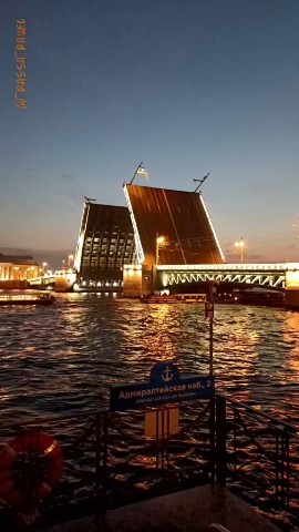 Трасса Travel в LOOKY. . Дворцовый мост в Пит...
