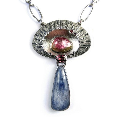 Сергей Бутаров в LOOKY. #кулон,#exo,#design,#дизайнерскийкулон,#handmade,#sergboo,#авторскиеукрашения,#ювелирныеизделия,#sergboo_пришельцы,#sergboo_aliens,#now. 👽

Этот кулон, восе...