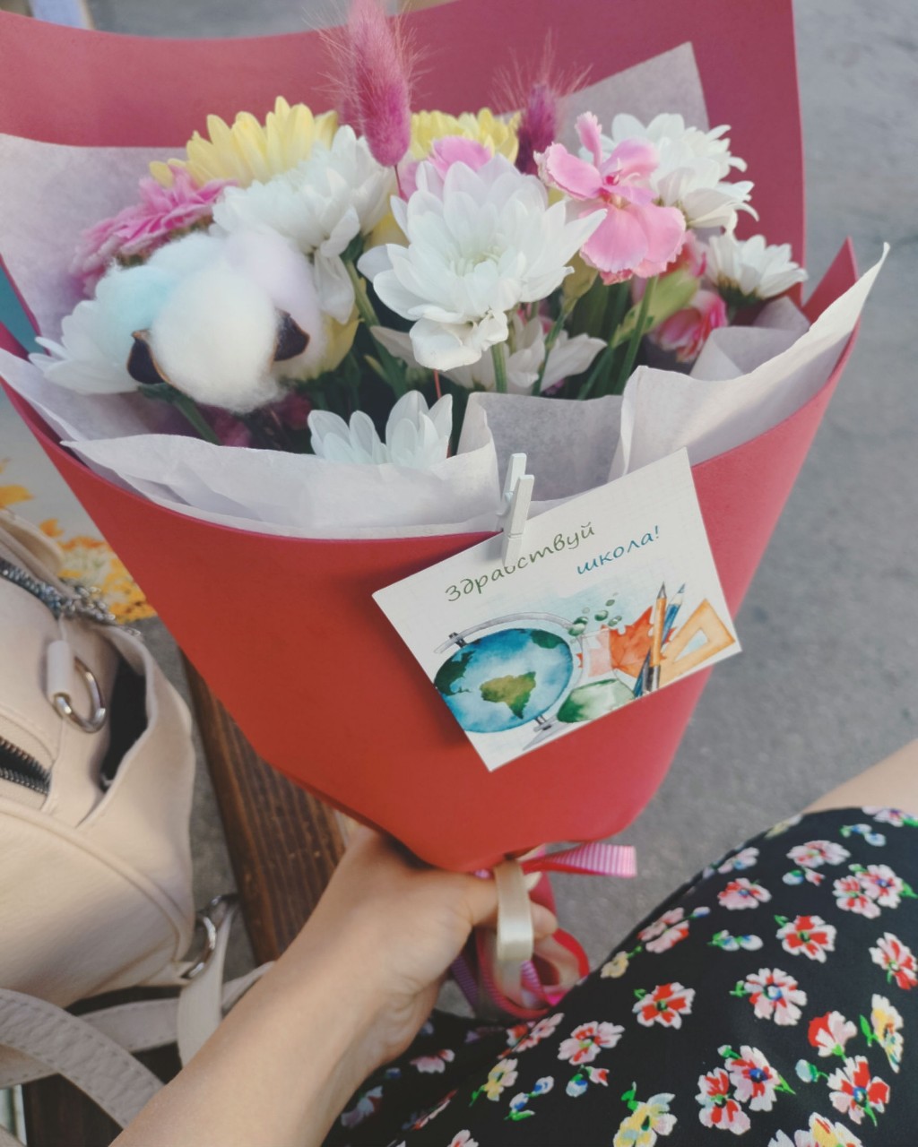 mika_96 in LOOKY. . С Днём знаний! 🔔💐