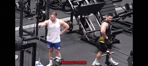 Looky_175704555923993 в LOOKY. . Я не качек я уборщик...