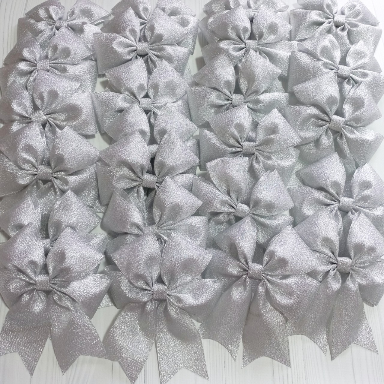 Очень красивый и необычный заказ 🎀

Бантики на ёлку 🌲

24 шт.

Выполнены из парчовой ленты 

Спасибо за доверие ❤️ 
[#канзаши](канзаши) [#бантикиручнойработы](бантикиручнойработы) [#бантики](бантики) #бантикиоттани