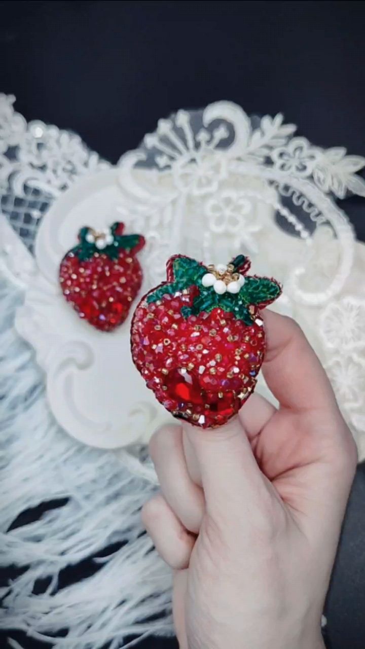 Alteya accessories в LOOKY. . Эта изысканная брошь...