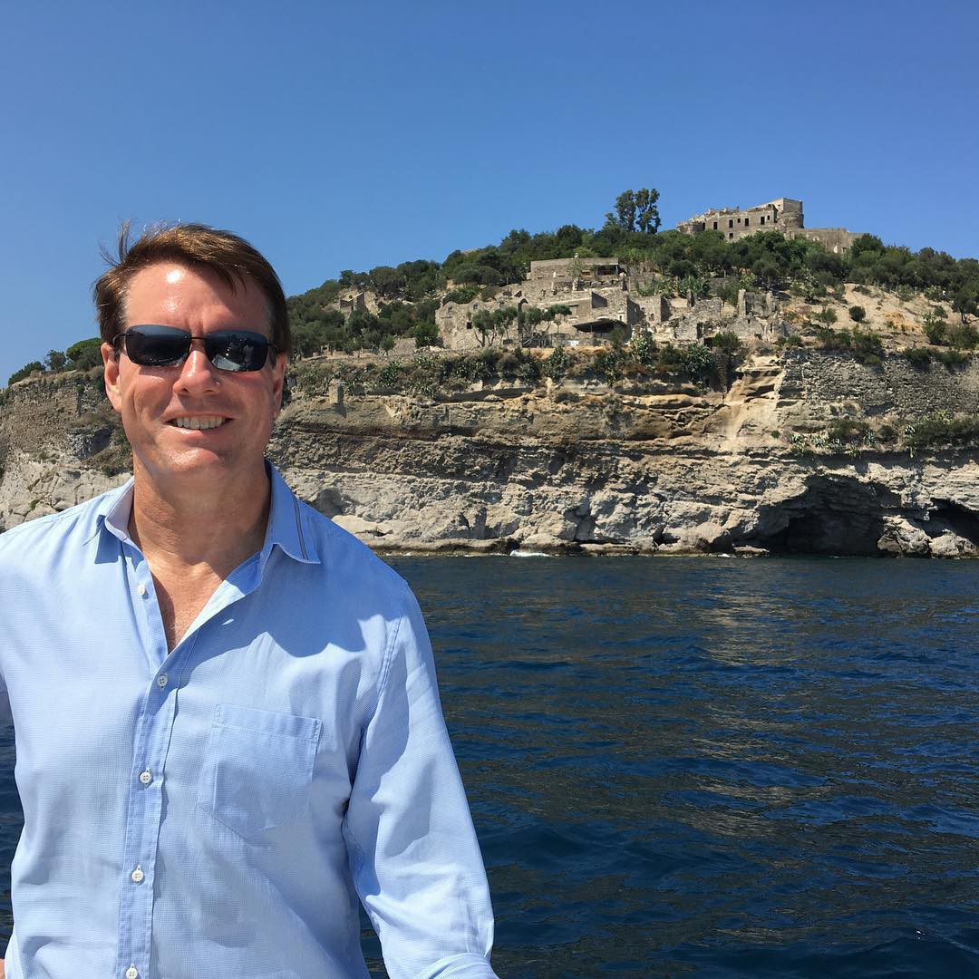 Looky_1686511480688 в LOOKY — Floating around Italy admiring the real estate...