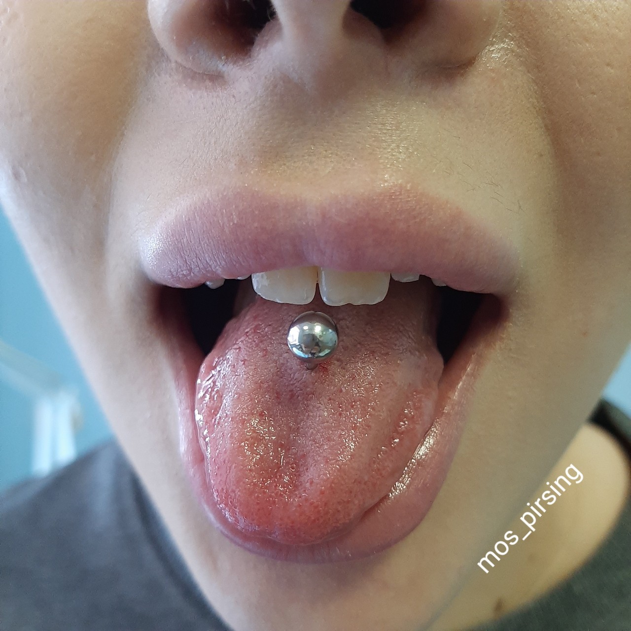 Прокол языка. 
#пирсинг #пирсингязыка [#mos_pirsing](mos_pirsing) [#салонкрасоты](салонкрасоты) 