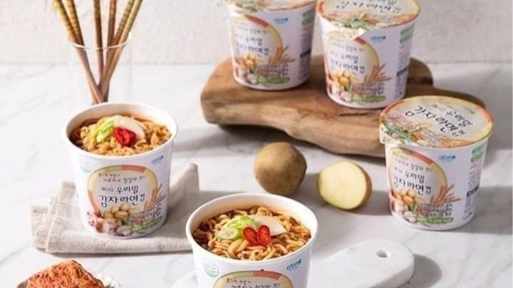 👍🔥ДАЧА ЛЕТО... РАМЕН 

Просто, быстро и вкусно❗
Незаменимый продукт в летний, дачноотпускной период🙂. 

Снова на всех складах в наличии вкуснейший рамен Атоми ‼️👍

И Вы должны это попробовать🔥

Невероятно вкусная, ароматная и, главное, полезная Вегетарианская Лапша от компании Атоми в стакане – это настоящий праздник для гурмана, у которого просто нет времени готовить!

Этот продукт быстрого приготовления в удобном стакане очень отличается от всего, что вам доводилось есть раньше. У нашей вегетарианской лапши есть целый ряд преимуществ:

• она изготовлена из картофельного порошка и картофельного крахмала;

• в ней содержится множество пищевых волокон;

• грибы шиитаке, морская капуста, морковь и зелёный лук, обработанные специальным образом и доведённые до состояния хлопьев, придают особый свежий вкус;

• острота и пикантность блюда обеспечиваются благодаря порошку красного перца.

🥡Один стакан Атоми Вегетарианской лапши – это полноценный, вкусный и питательный обед, который можно приготовить всего за 4 минуты. 

Давно не было на складах Атоми, поэтому может очень быстро пропасть…

Как заказать? >>> Пиши в директ

#лапша #чтоприготовитьнадаче #лапшабыстрогоприготовления #лапшаатоми #рамен #дача #лапшасгрибами