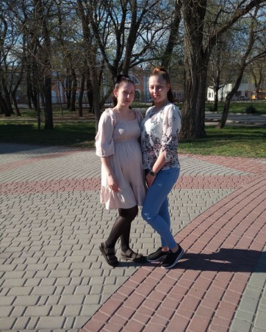 melchakova.nastia в LOOKY. . Прогулка с сестрой �...